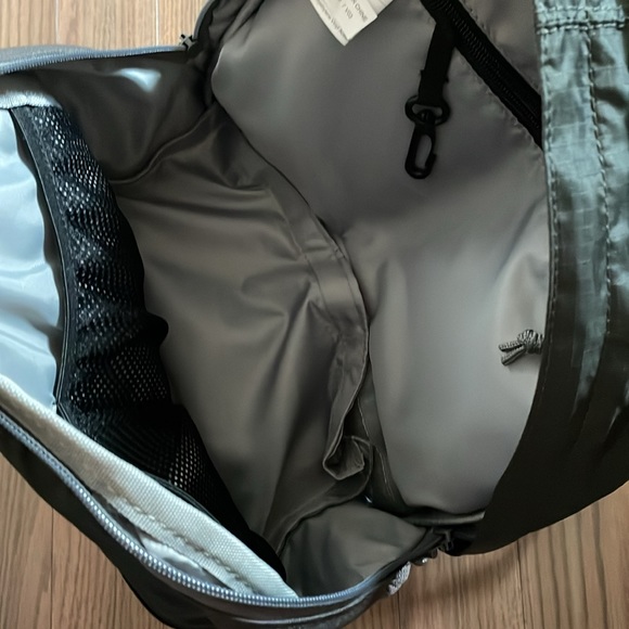 Lowepro Backpack Photo Hatchback 16L AW Camera Gadget Bag Dividers Compartments - Picture 4 of 5